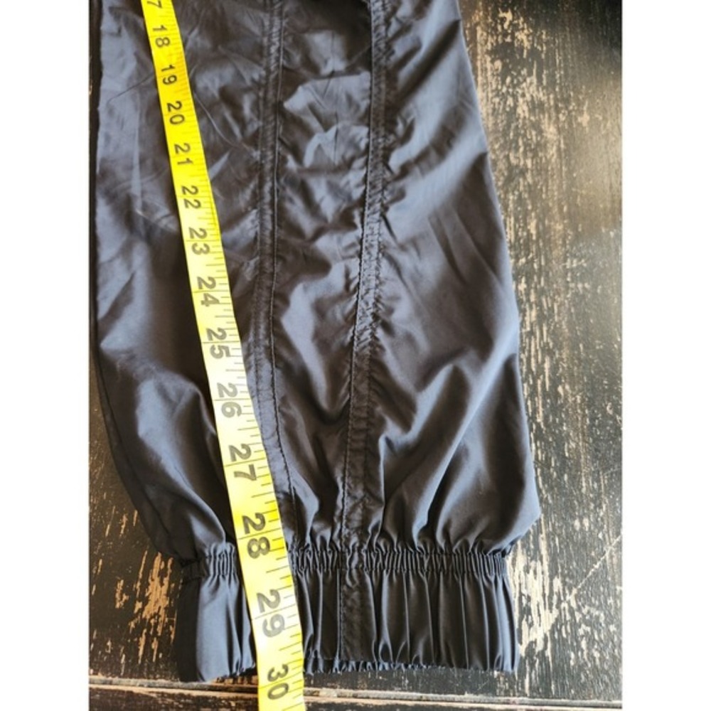 Fabletics Women's Size Small Lightweight Cargo Jogger Pants Black 28x30"‎ - Picture 8 of 11